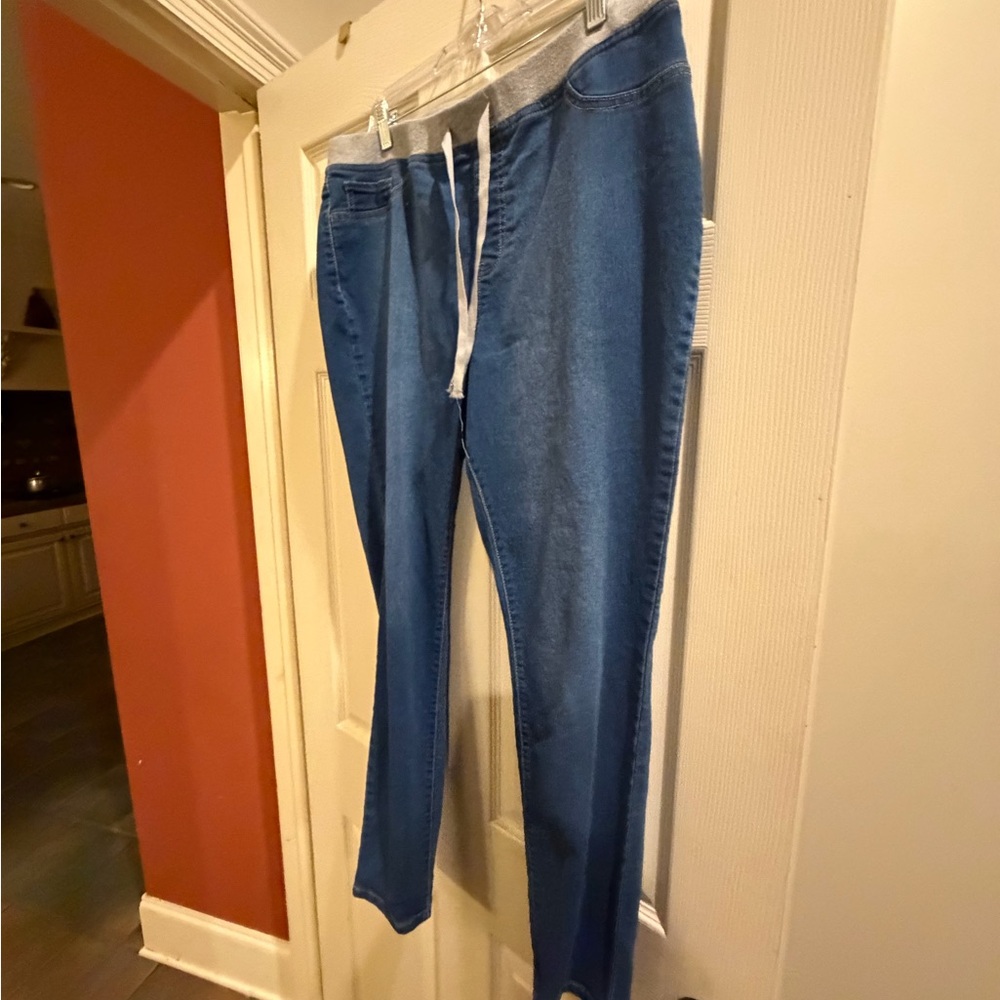 LEI Women's Skinny Jeans in Blue with Gray Waistband